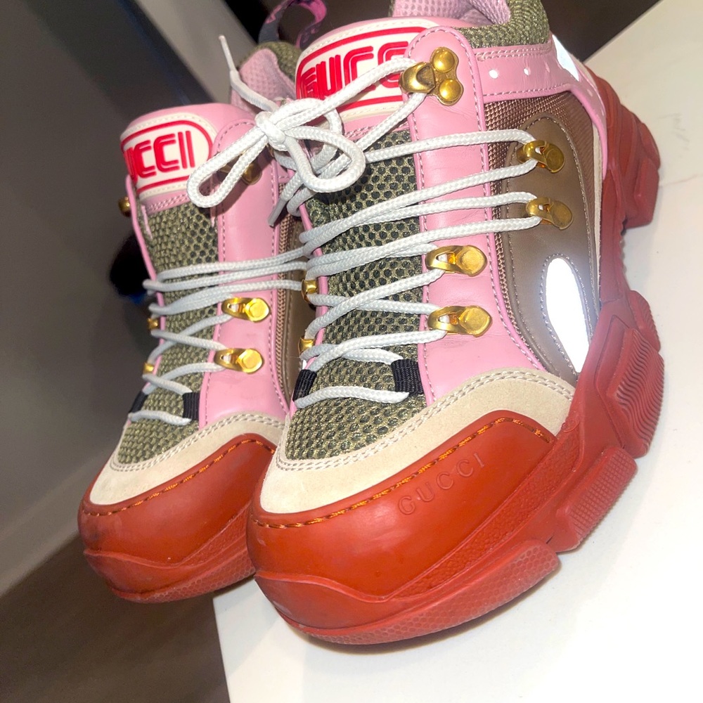 Gucci boots WORN BUT IN GREAT CONDITION NO DAMAGE !! Women